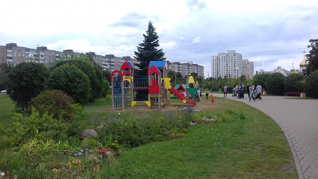Детская площадка в парке Грековой