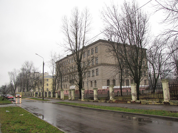 Школа на улице Седова