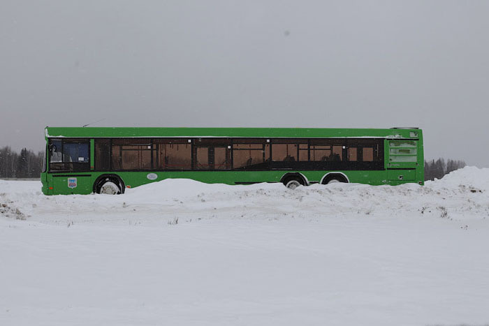 Автобус в снегу