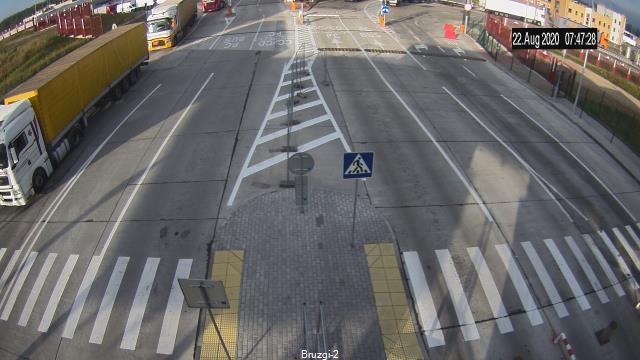 Польша убрала на пункте пропуска с Беларусью противотанковые «ежи». Как это было