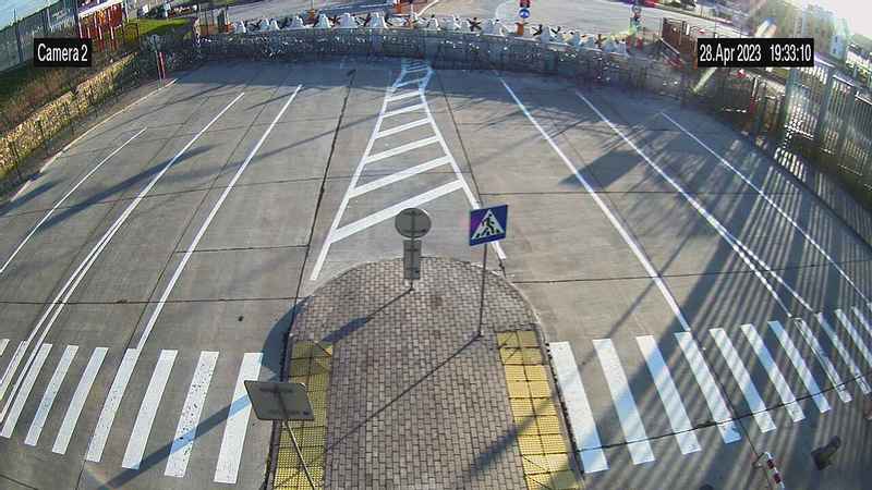 Польша убрала на пункте пропуска с Беларусью противотанковые «ежи». Как это было