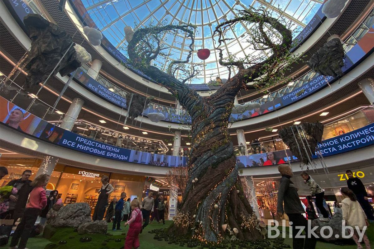 В ТРЦ Dana Mall открыли новую экспозицию ко Дню всех влюбленных.  Посмотрите, как она выглядит