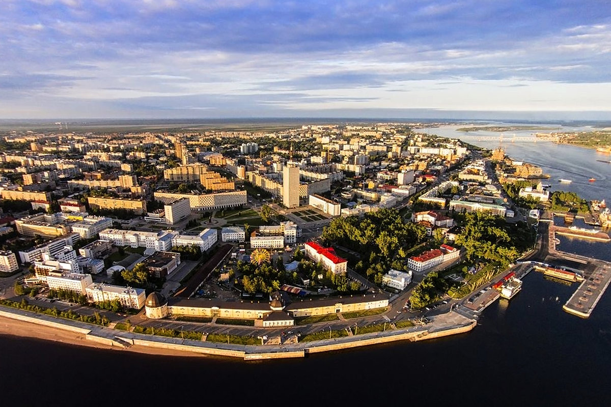 В Минск начали летать самолеты из города, который изображен на банкноте.  Прямых рейсов оттуда не было 30 лет