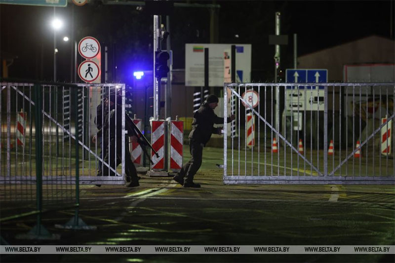 Поехали! Литва открыла пункты пропуска с Беларусью − машины уже пересекают границу